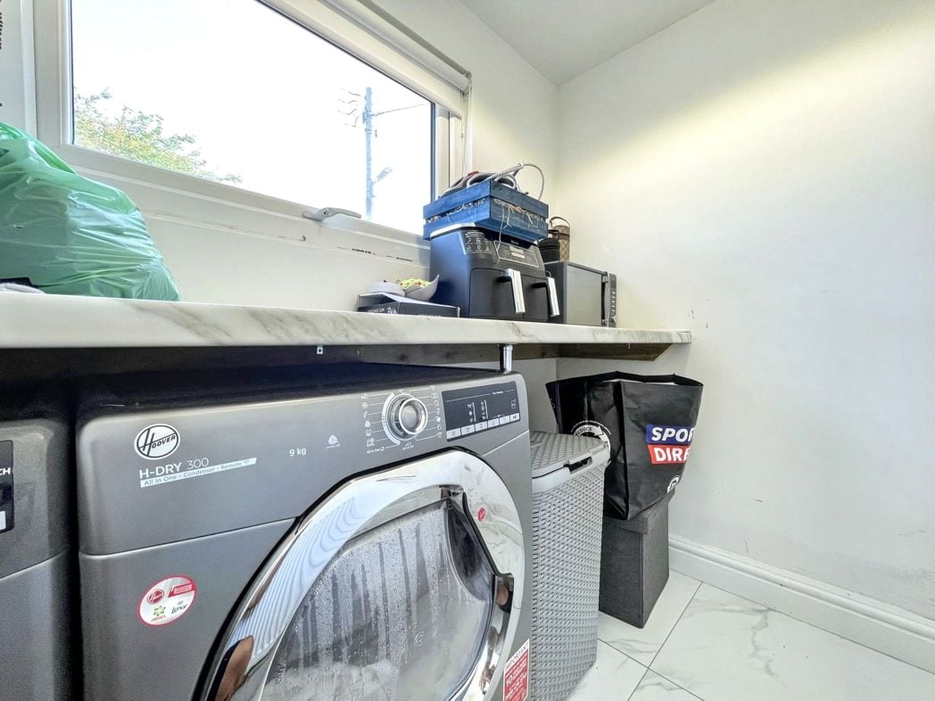 Property image 8 of 15