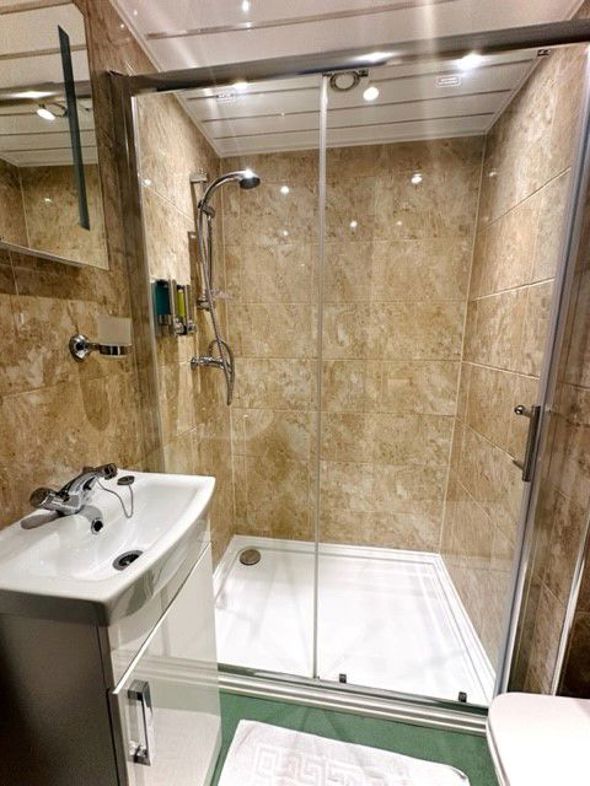 Property image 27 of 51