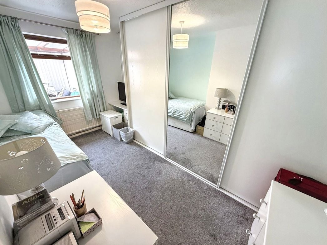 Property image 8 of 16