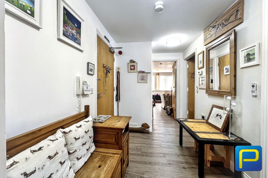 Property image 4 of 19