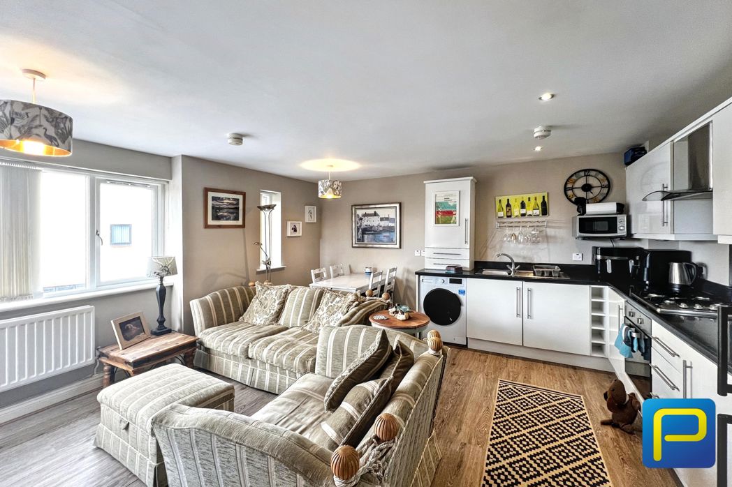 Property image 5 of 19