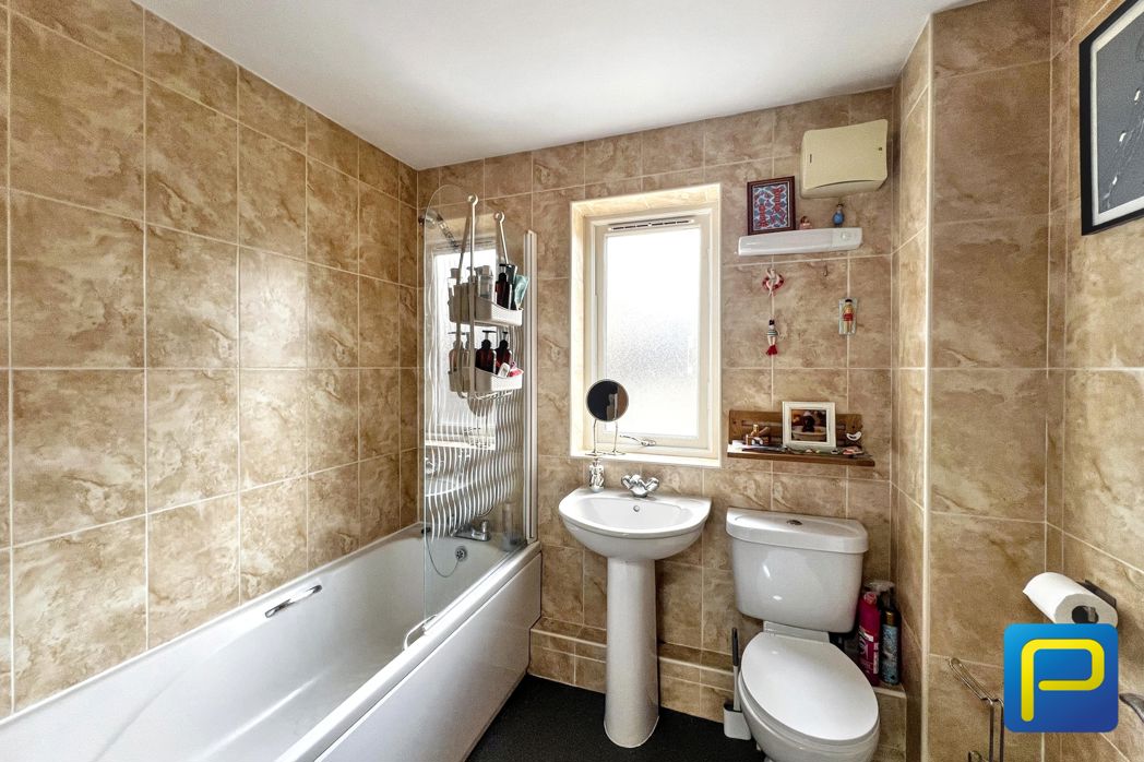 Property image 13 of 19