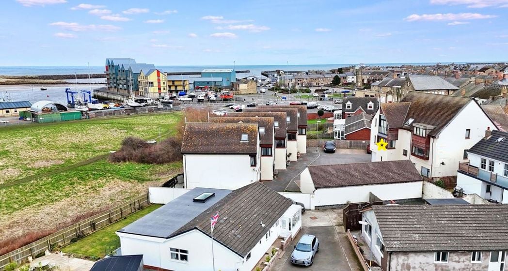 Property image 2 of 19