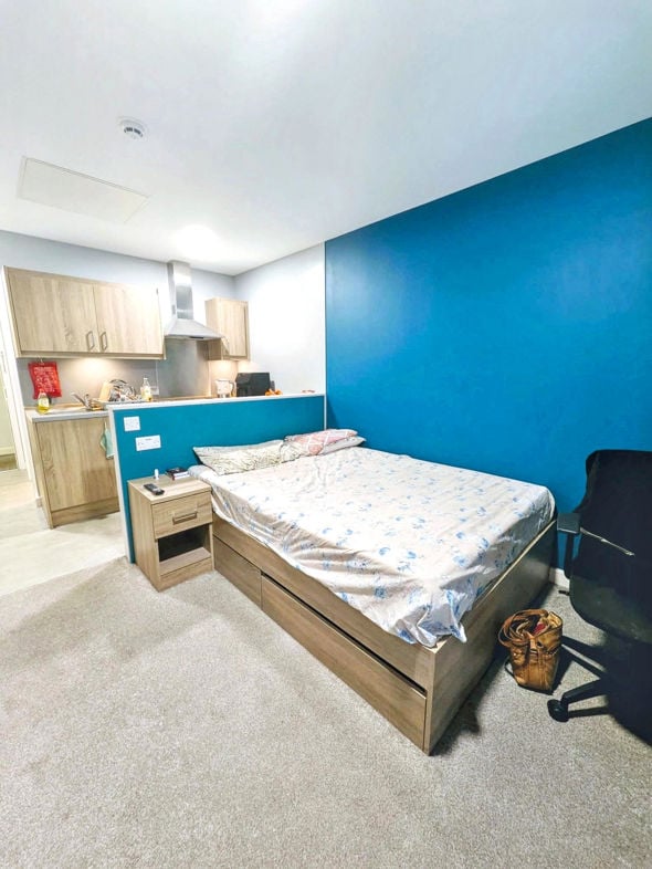 Property image 2 of 9