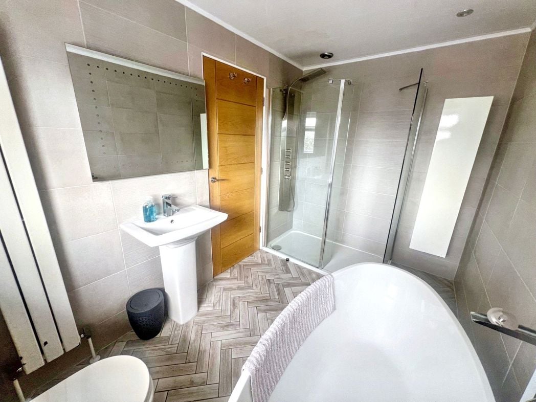 Property image 12 of 23