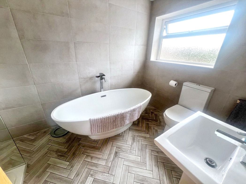 Property image 13 of 23