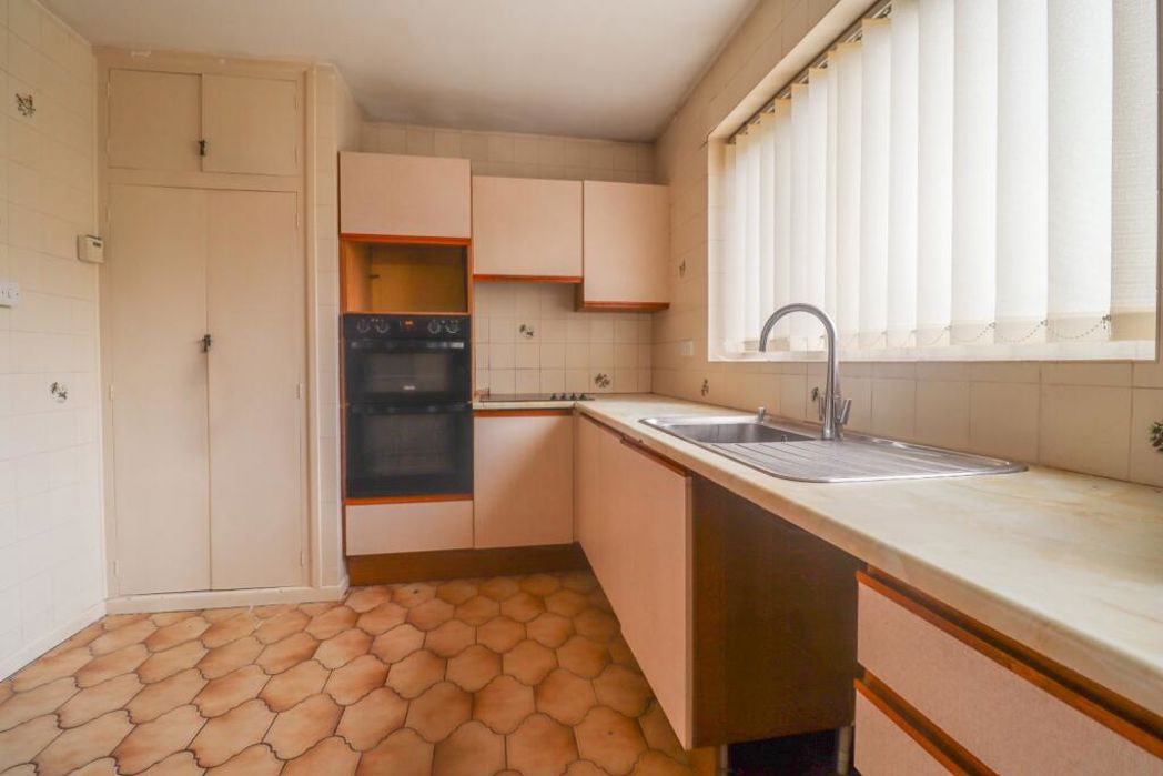 Property image 4 of 11