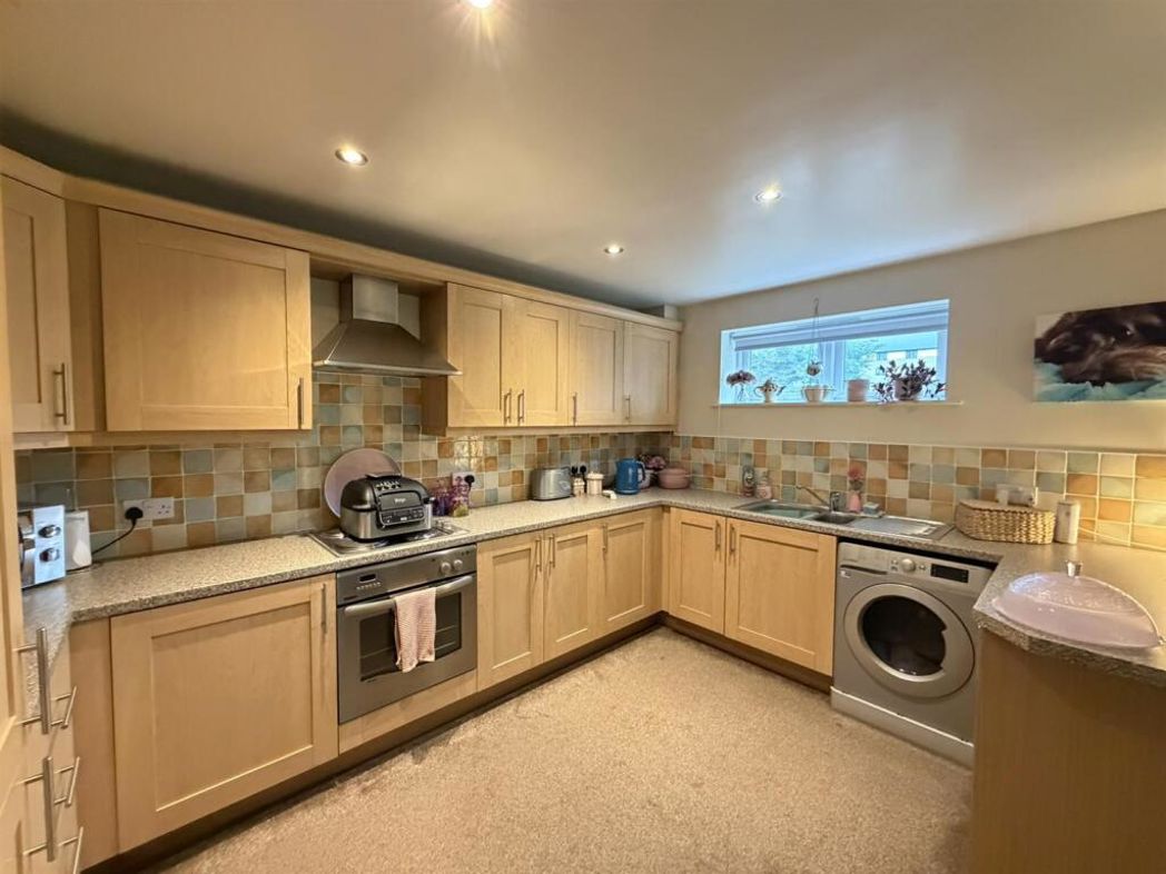 Property image 5 of 15