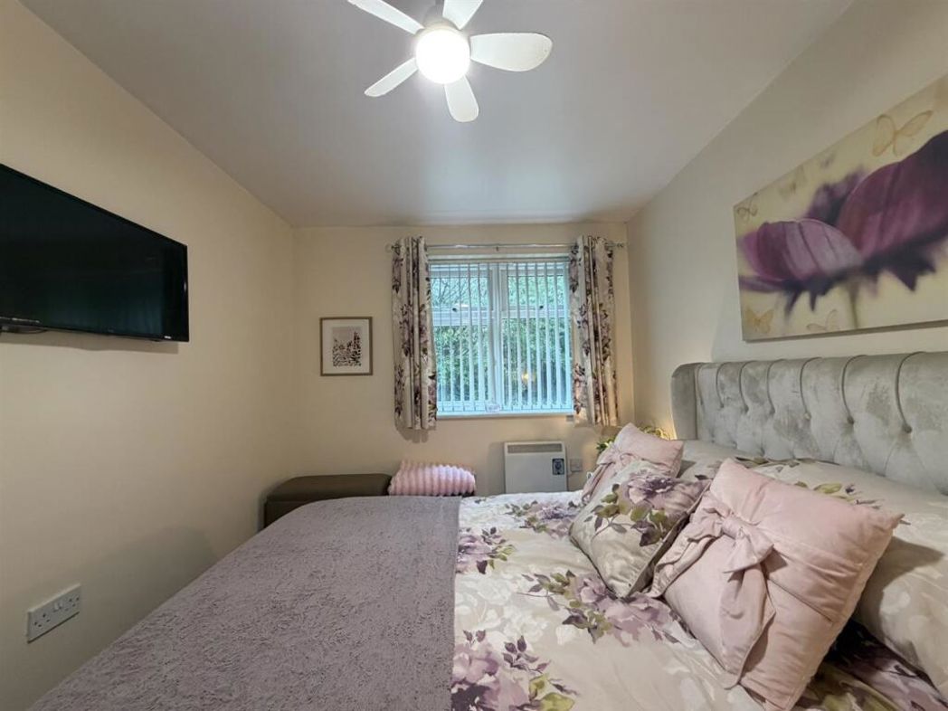 Property image 9 of 15