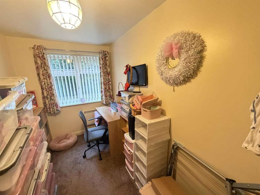 Property image 11 of 15