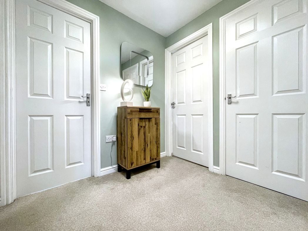Property image 13 of 27