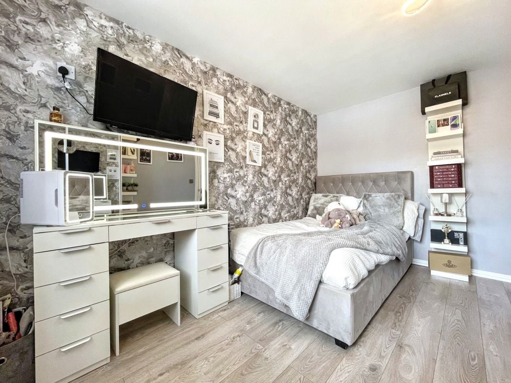 Property image 18 of 27