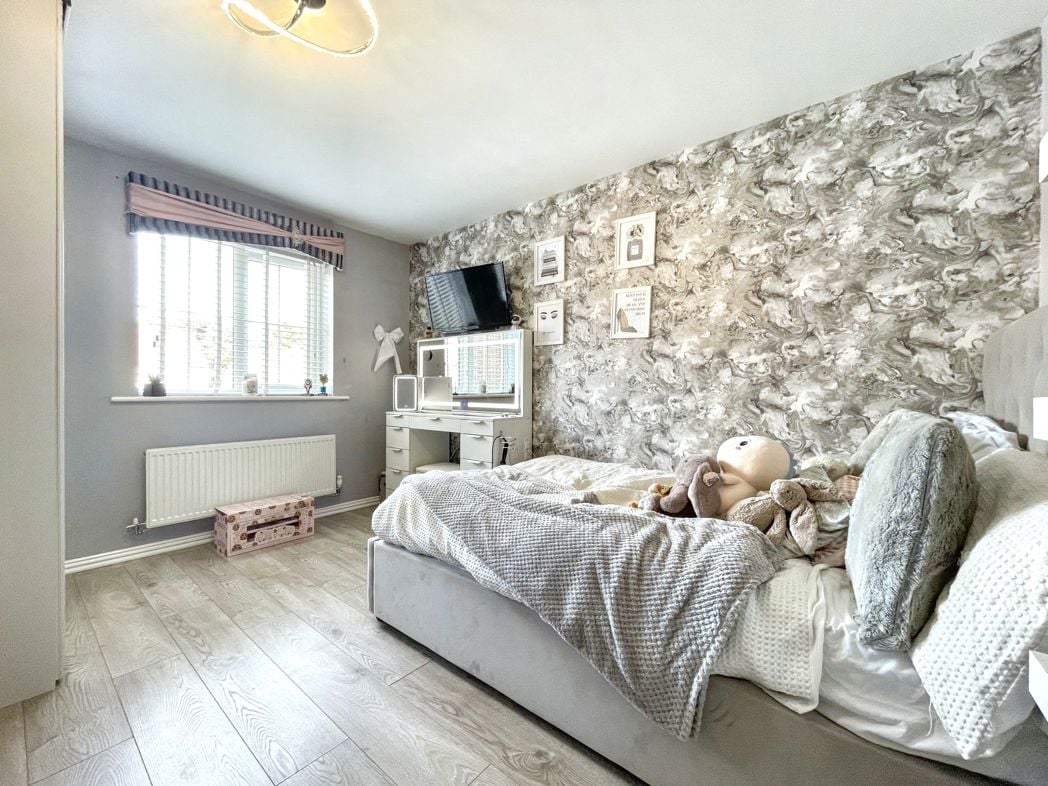 Property image 17 of 27