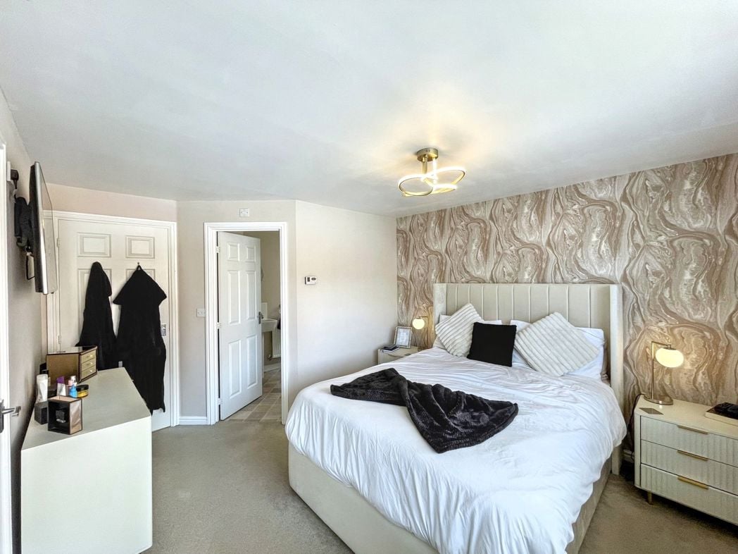 Property image 15 of 27