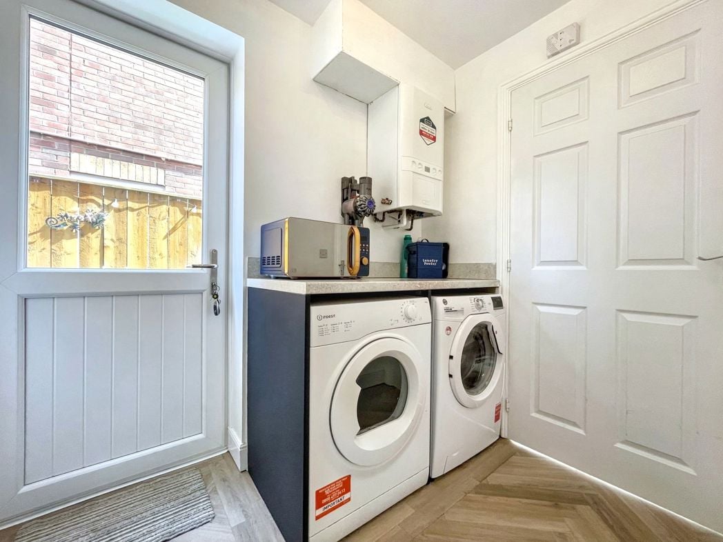 Property image 11 of 27