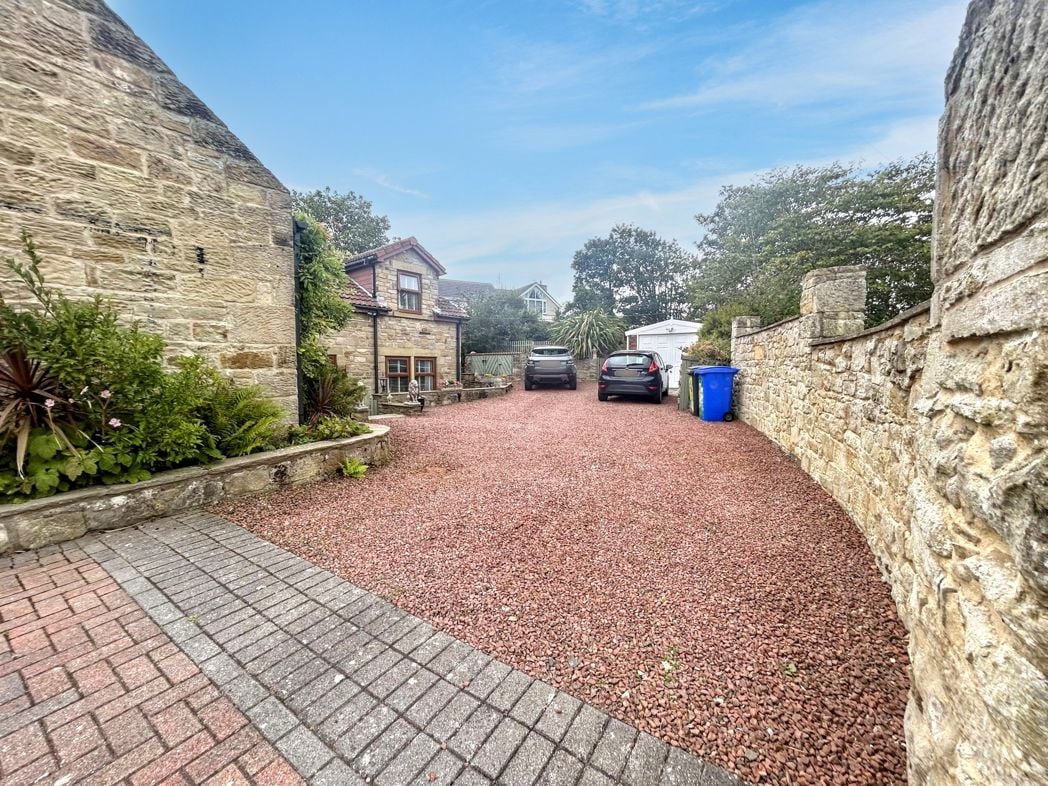 Property image 17 of 34