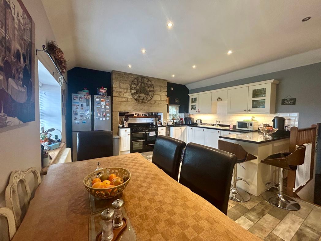 Property image 4 of 34