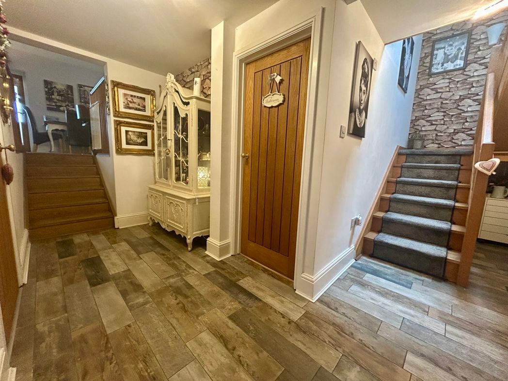 Property image 8 of 34