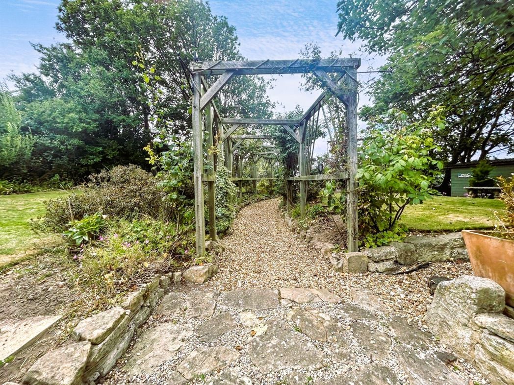 Property image 27 of 34