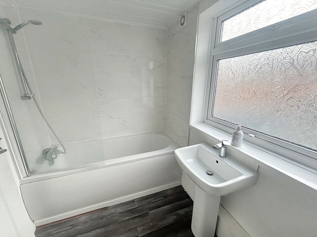 Property image 7 of 11