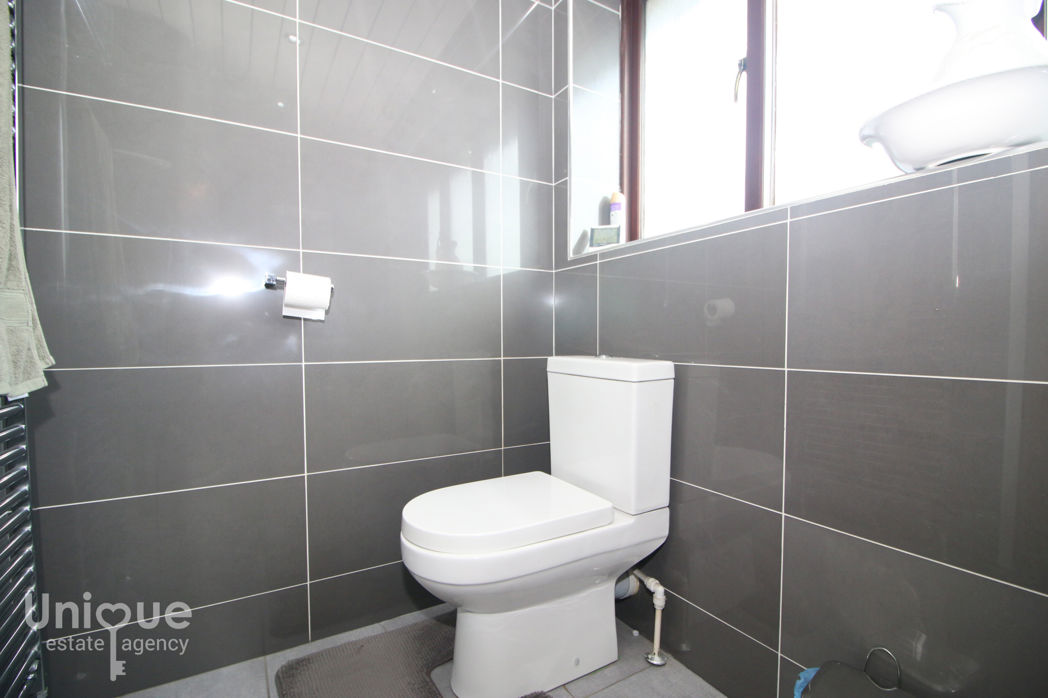 Property image 12 of 17