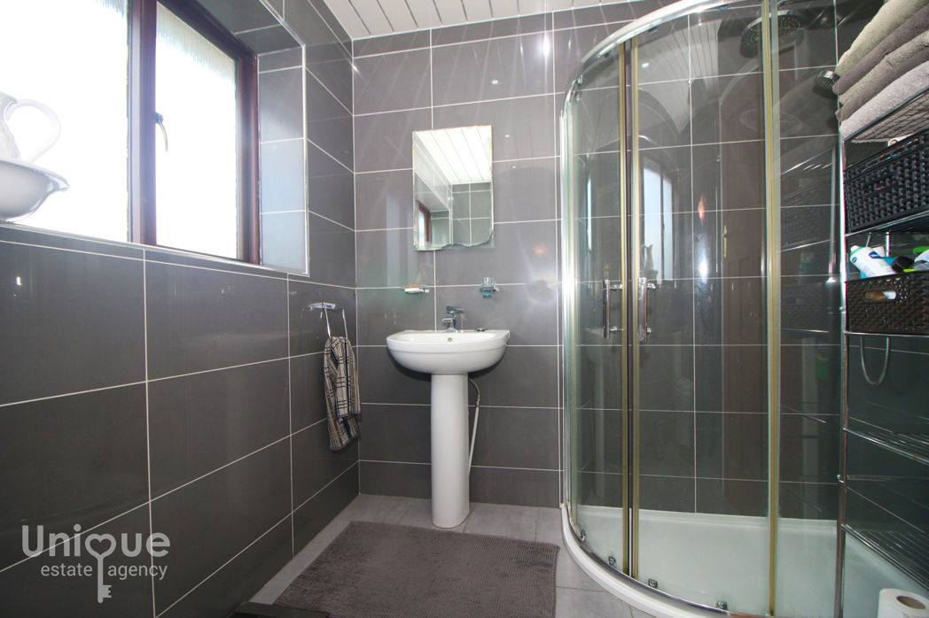 Property image 13 of 17