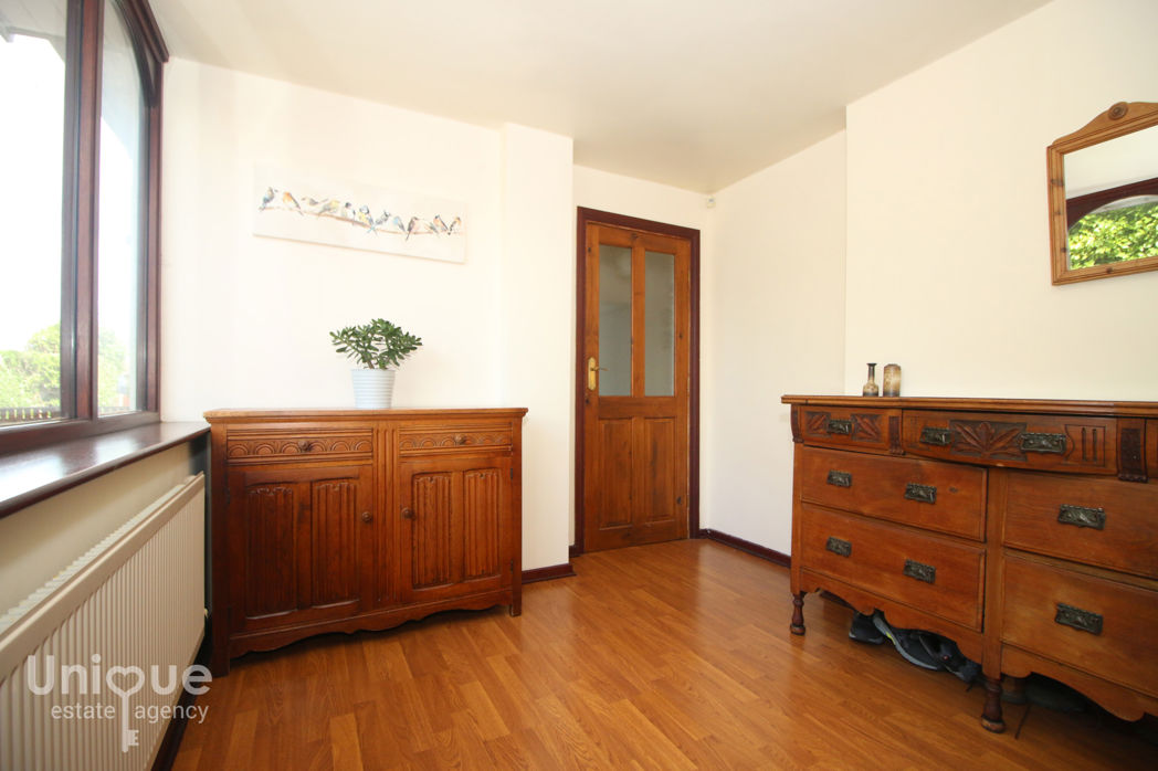 Property image 10 of 17