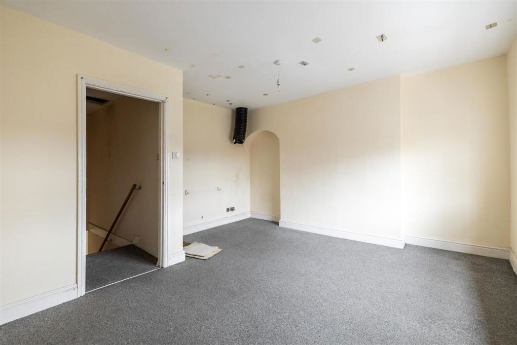 Property image 8 of 11