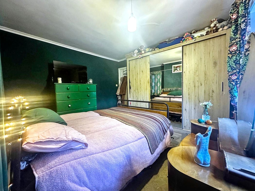 Property image 11 of 12