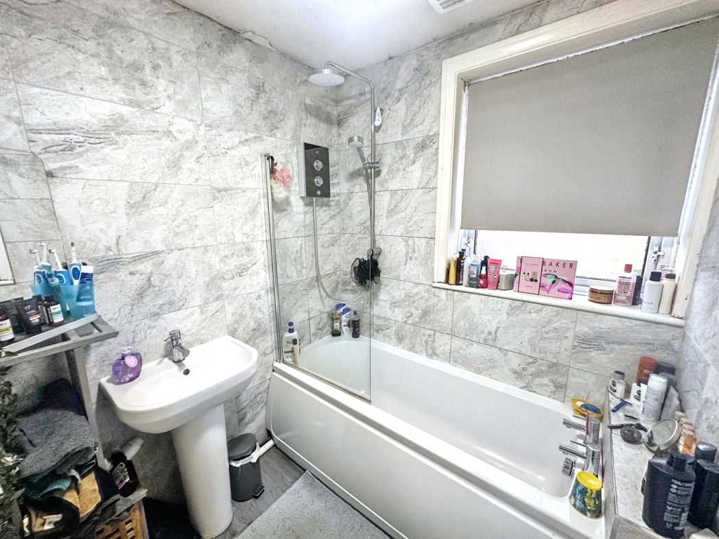 Property image 9 of 12