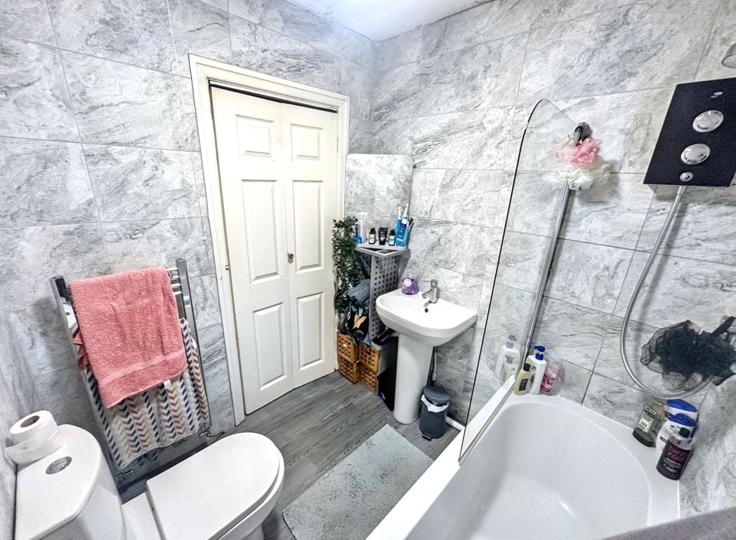 Property image 10 of 12