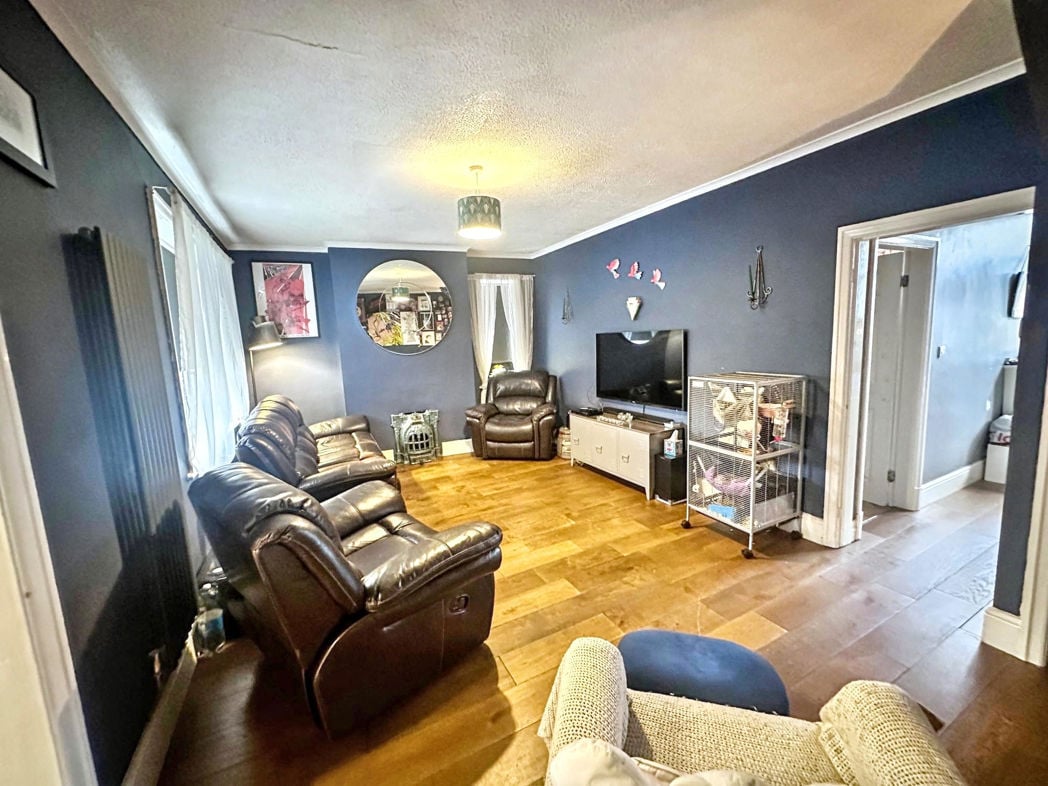 Property image 6 of 12