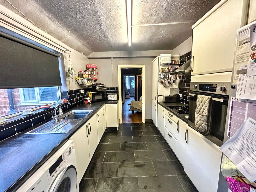 Property image 8 of 12
