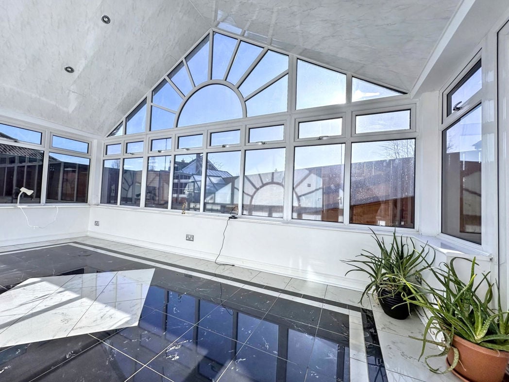 Property image 11 of 27