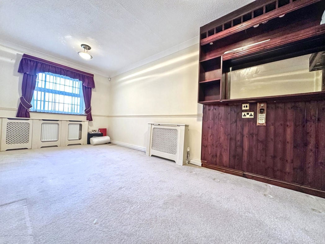 Property image 13 of 27