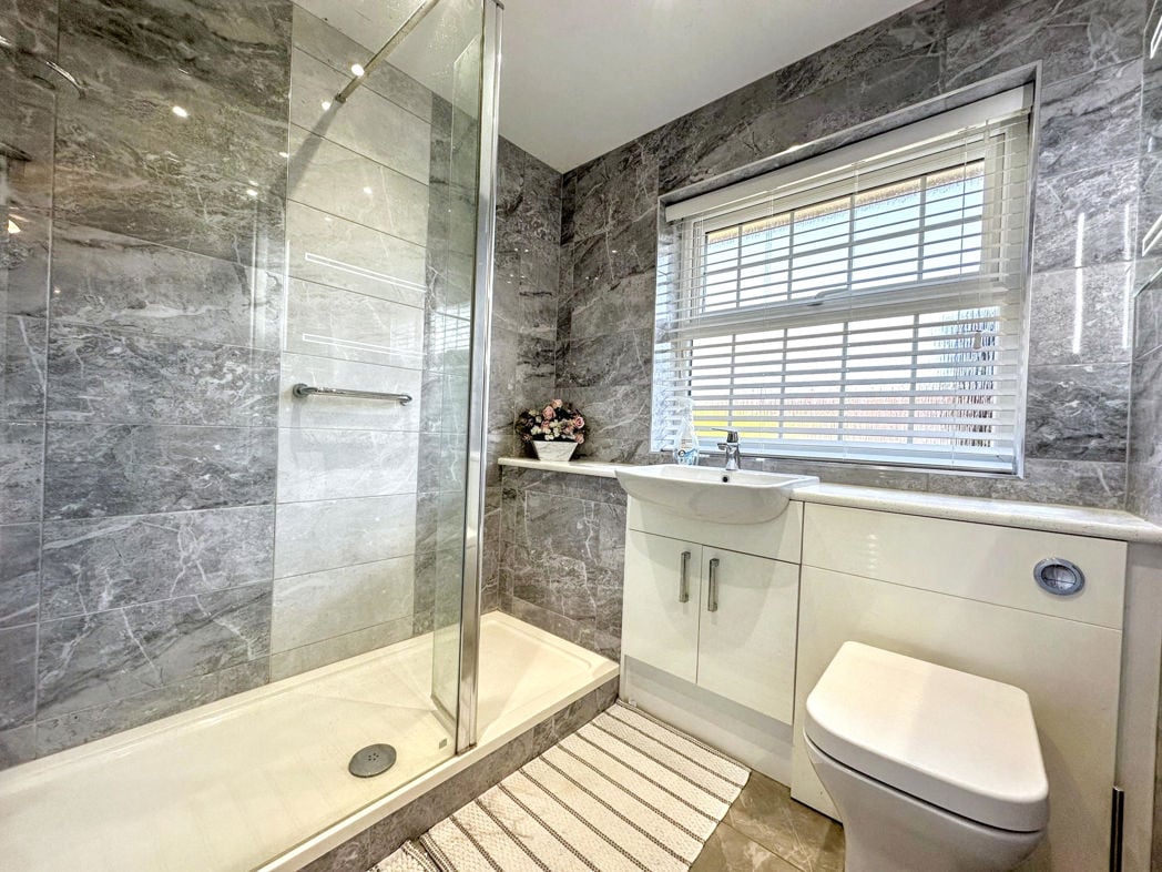 Property image 16 of 27