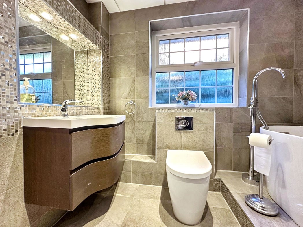 Property image 21 of 27