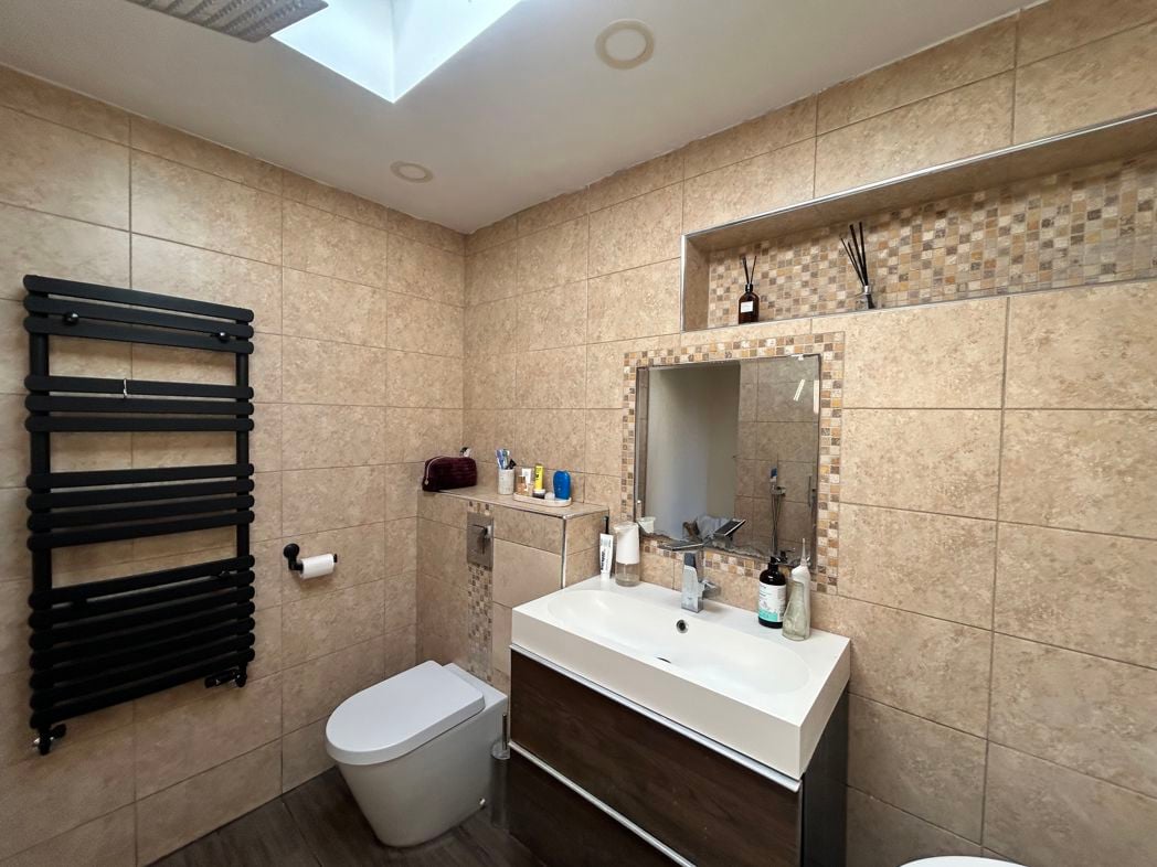 Property image 10 of 25