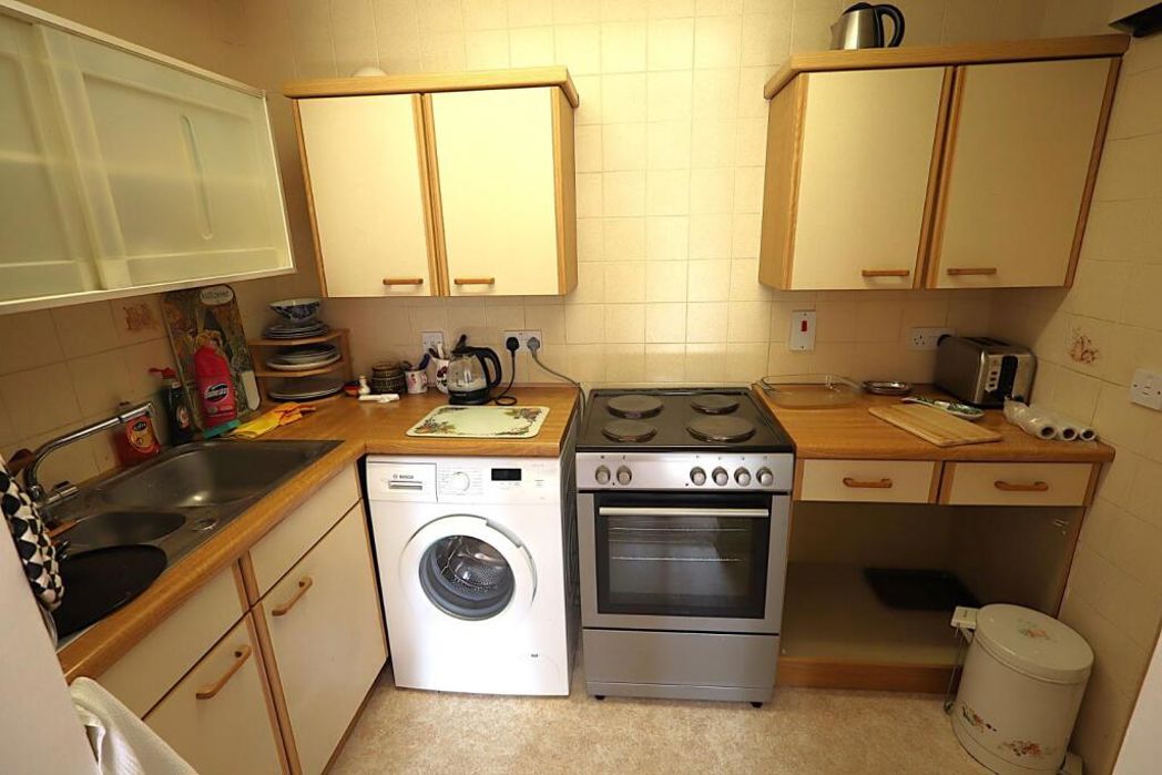 30 Meadowcroft, Bushey, Hertfordshire, WD23 3BX