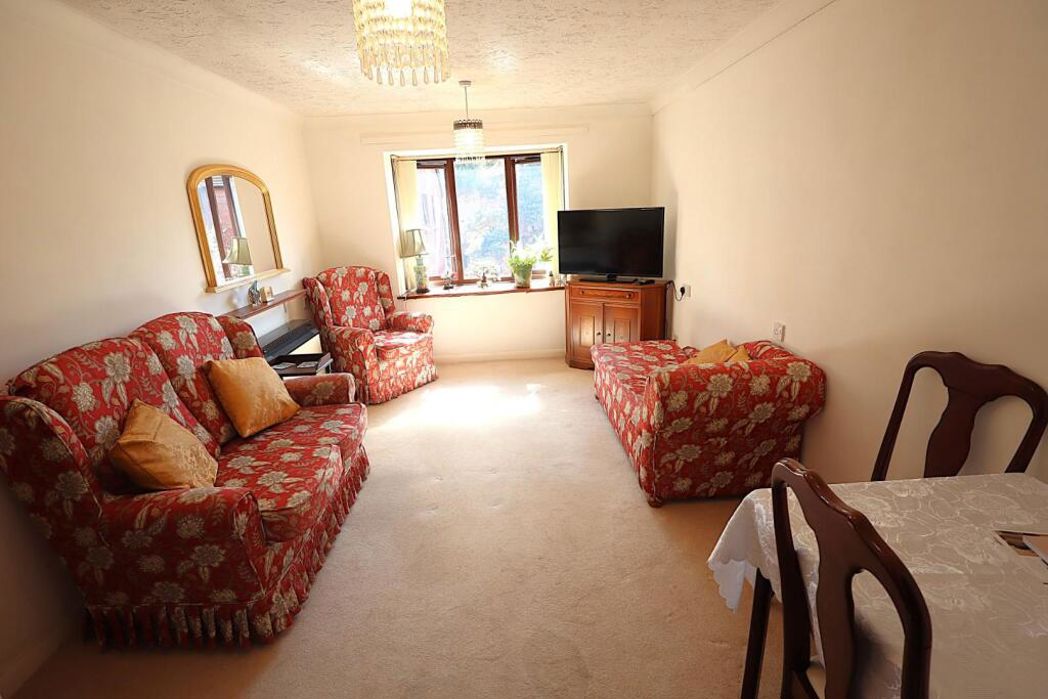 30 Meadowcroft, Bushey, Hertfordshire, WD23 3BX