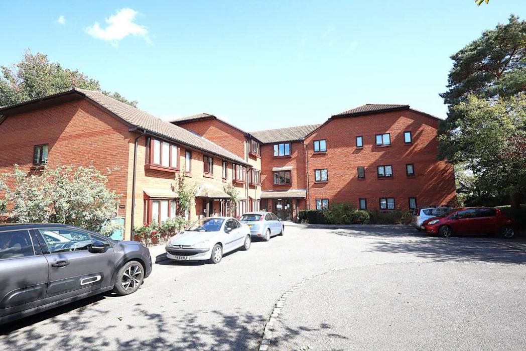 30 Meadowcroft, Bushey, Hertfordshire, WD23 3BX