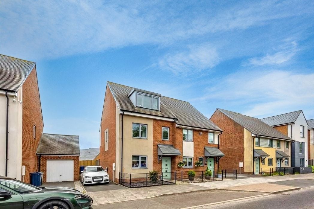 Property image 1 of 17