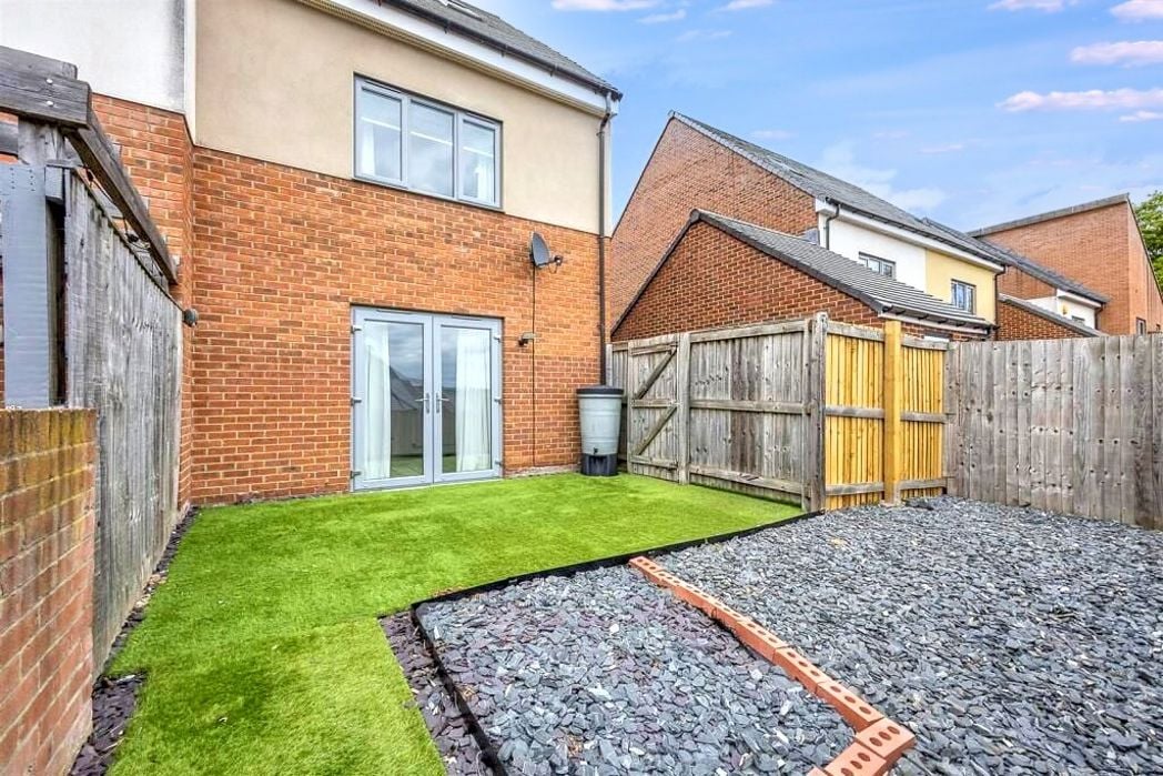 Property image 15 of 17