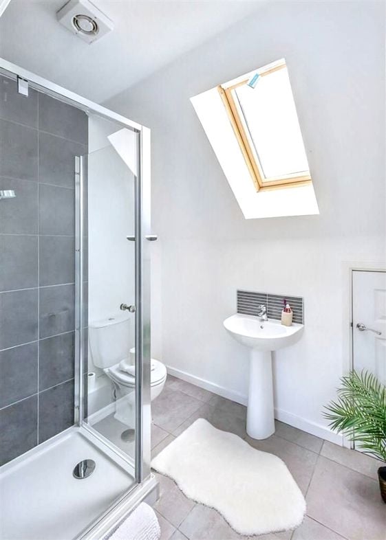 Property image 8 of 17