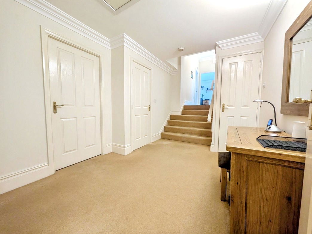 Property image 3 of 18