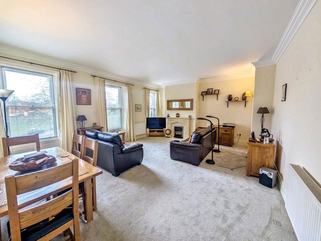 Property image 2 of 18