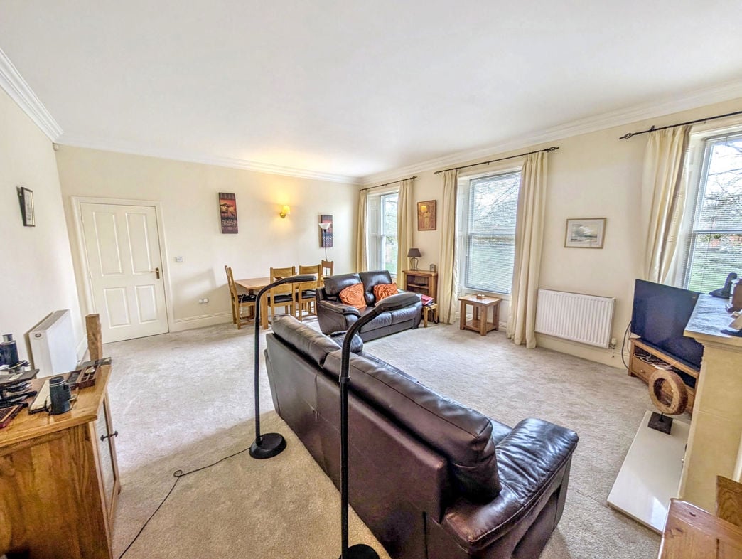 Property image 4 of 18
