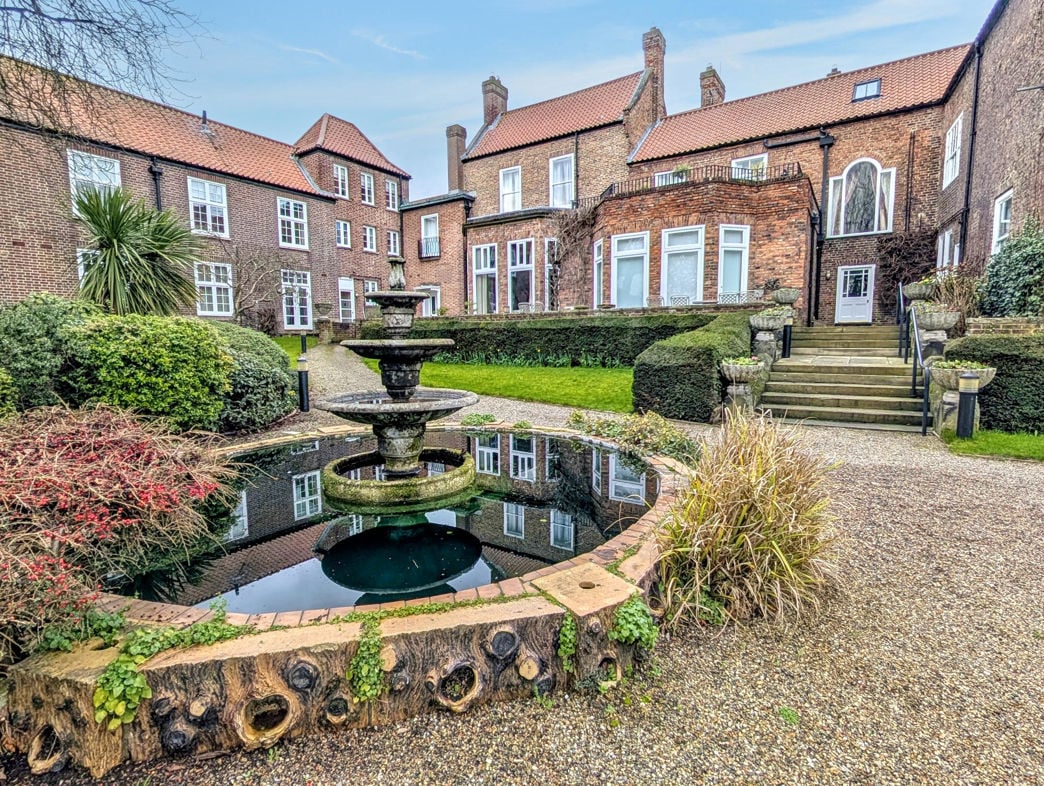 Property image 12 of 18