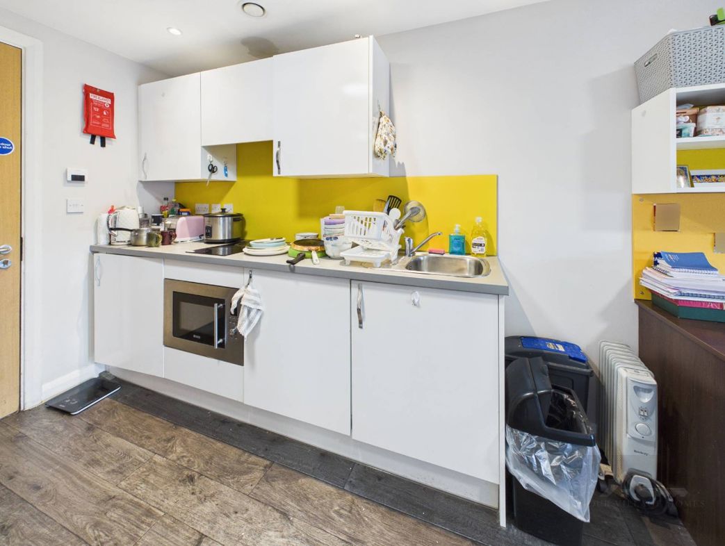 Property image 2 of 8