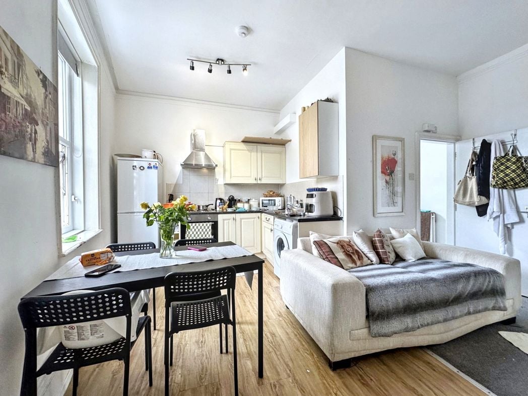 Property image 5 of 14